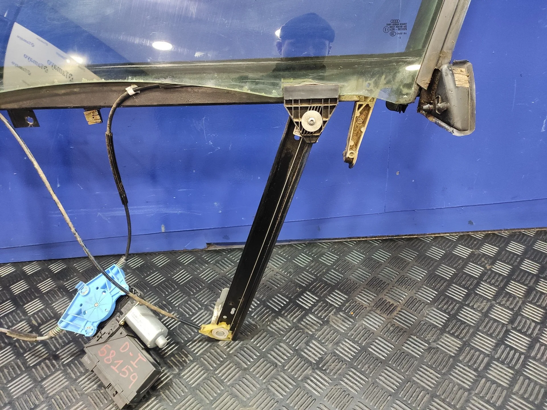 Elevalunas Delantero Izquierdo para Audi A4 Avant (8E)