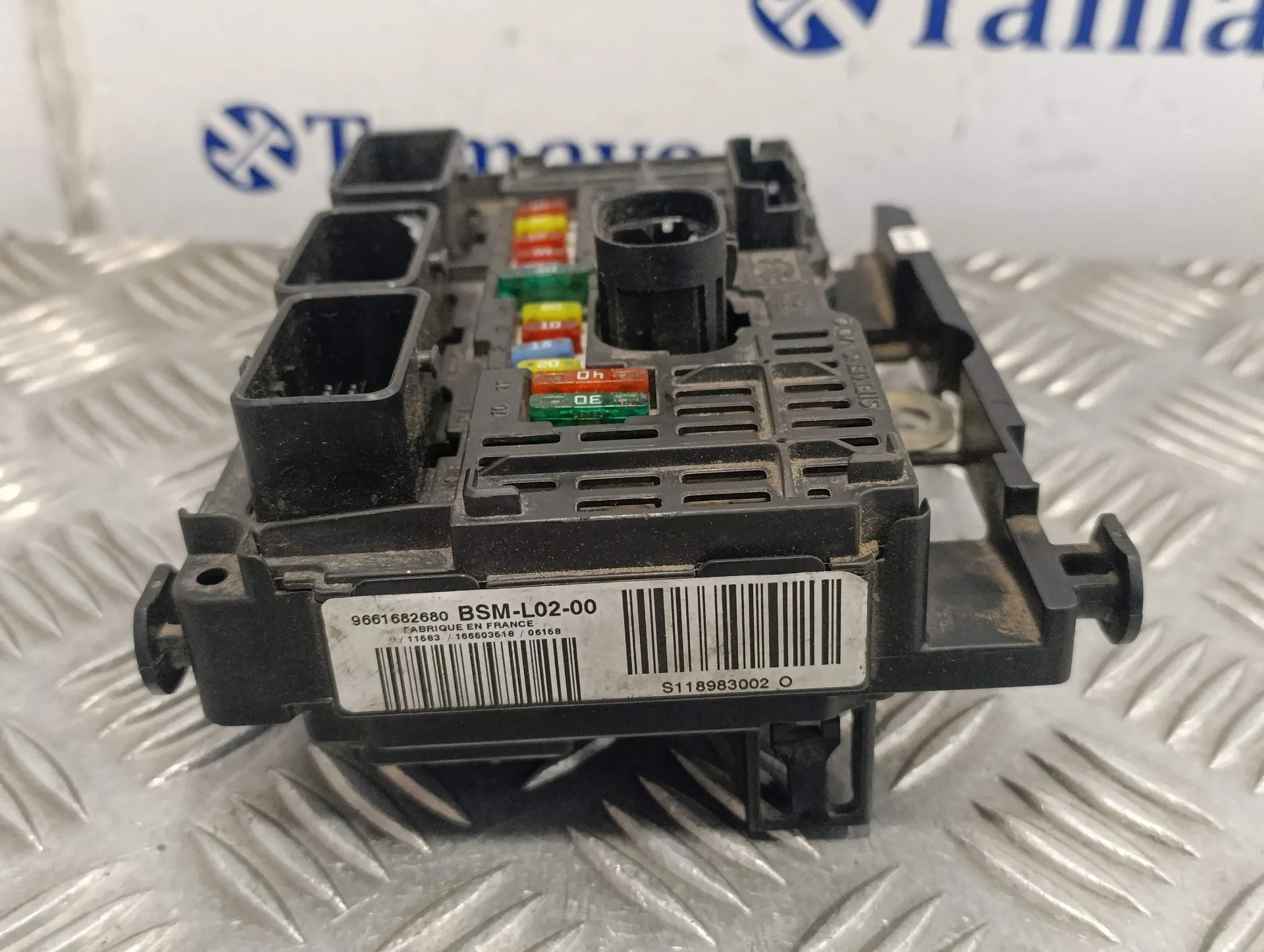 Caja Reles / Fusibles para Peugeot 407 Sw