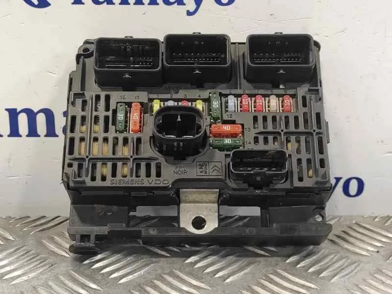 Caja Reles / Fusibles para Peugeot 407 Sw