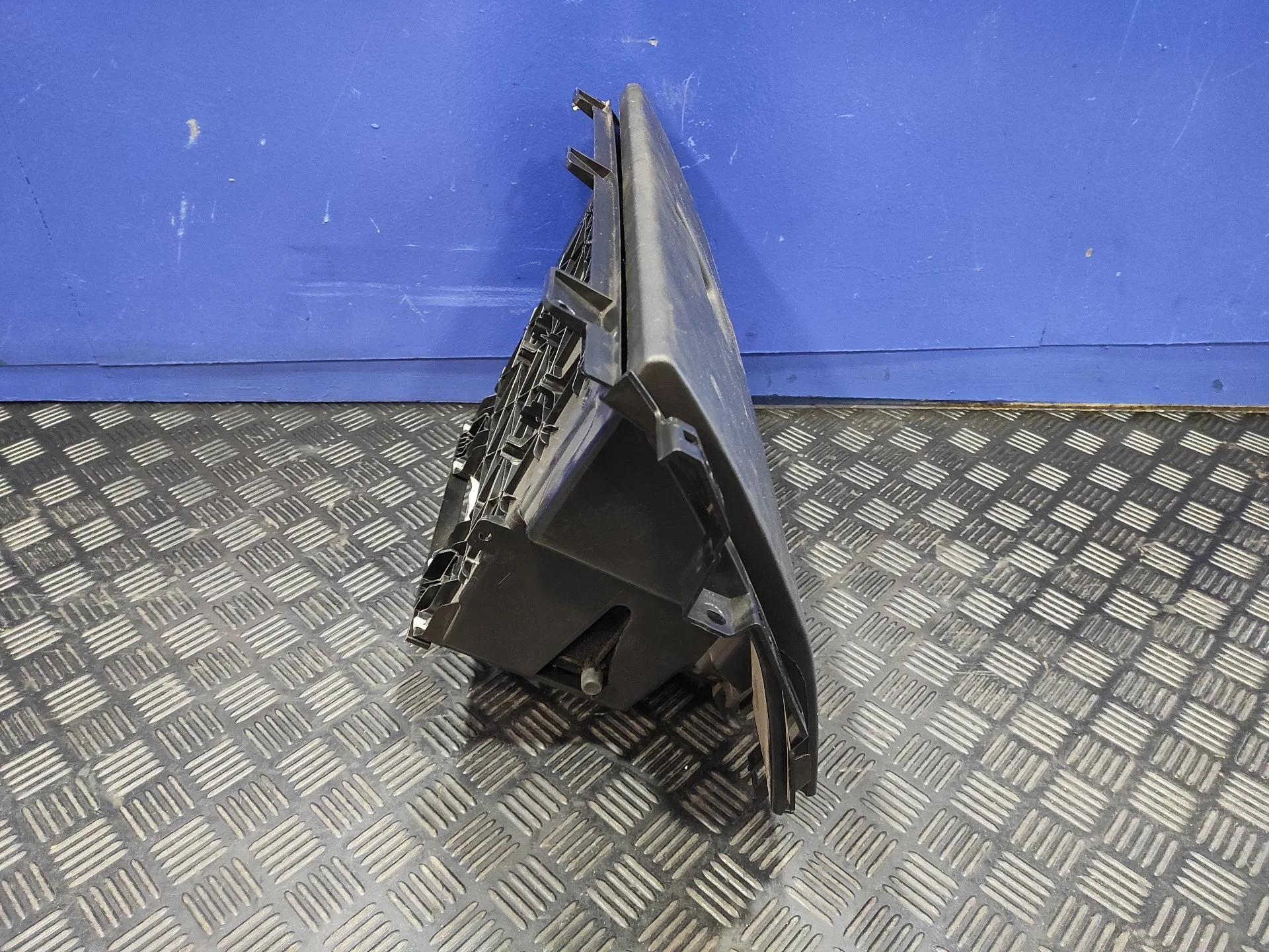 Guantera Central Delantera para Land Rover Discovery Sport