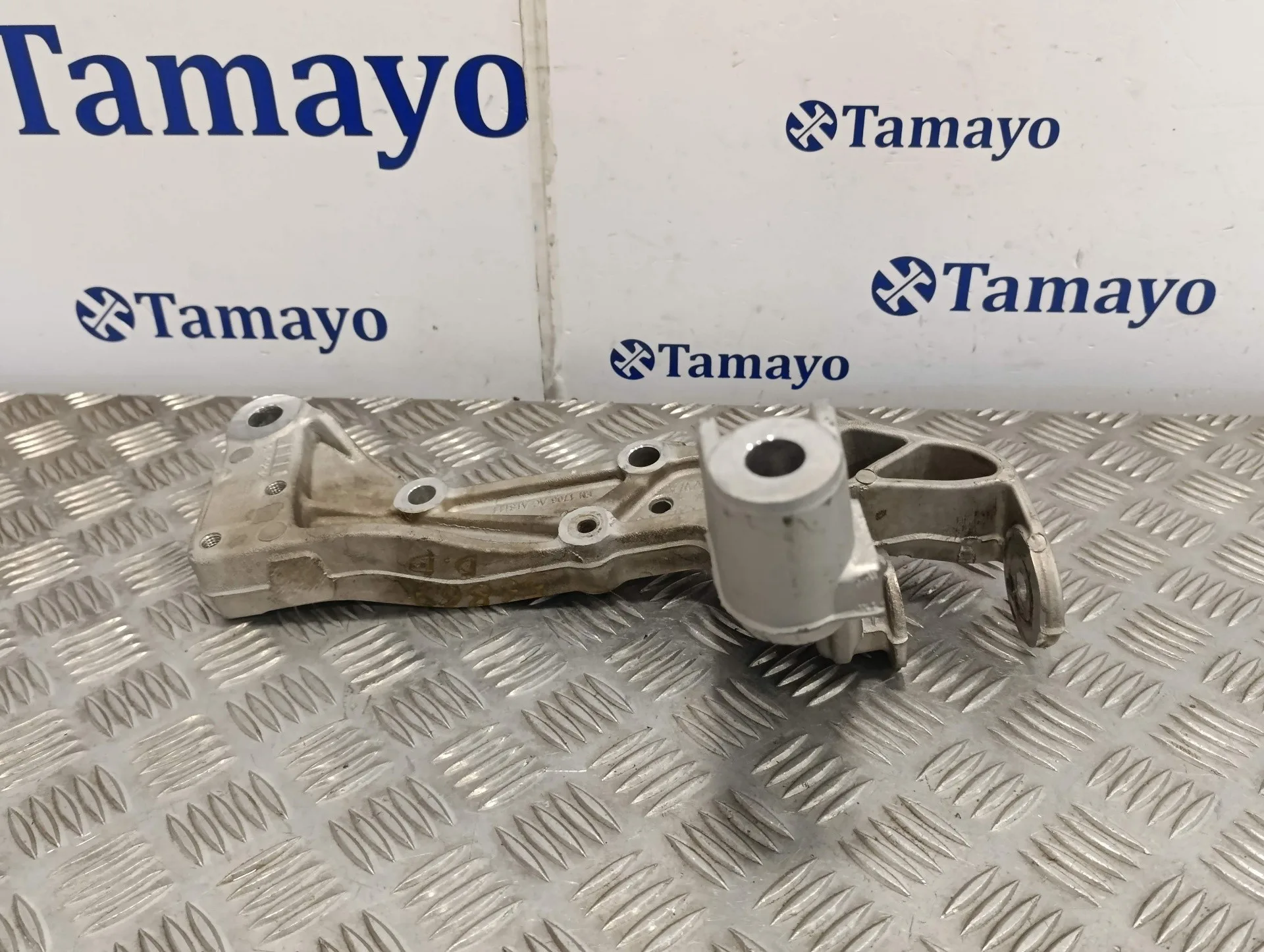Soporte Brazo Suspension Delantero Derecho para Volkswagen Caddy Ka/Kb (2K)