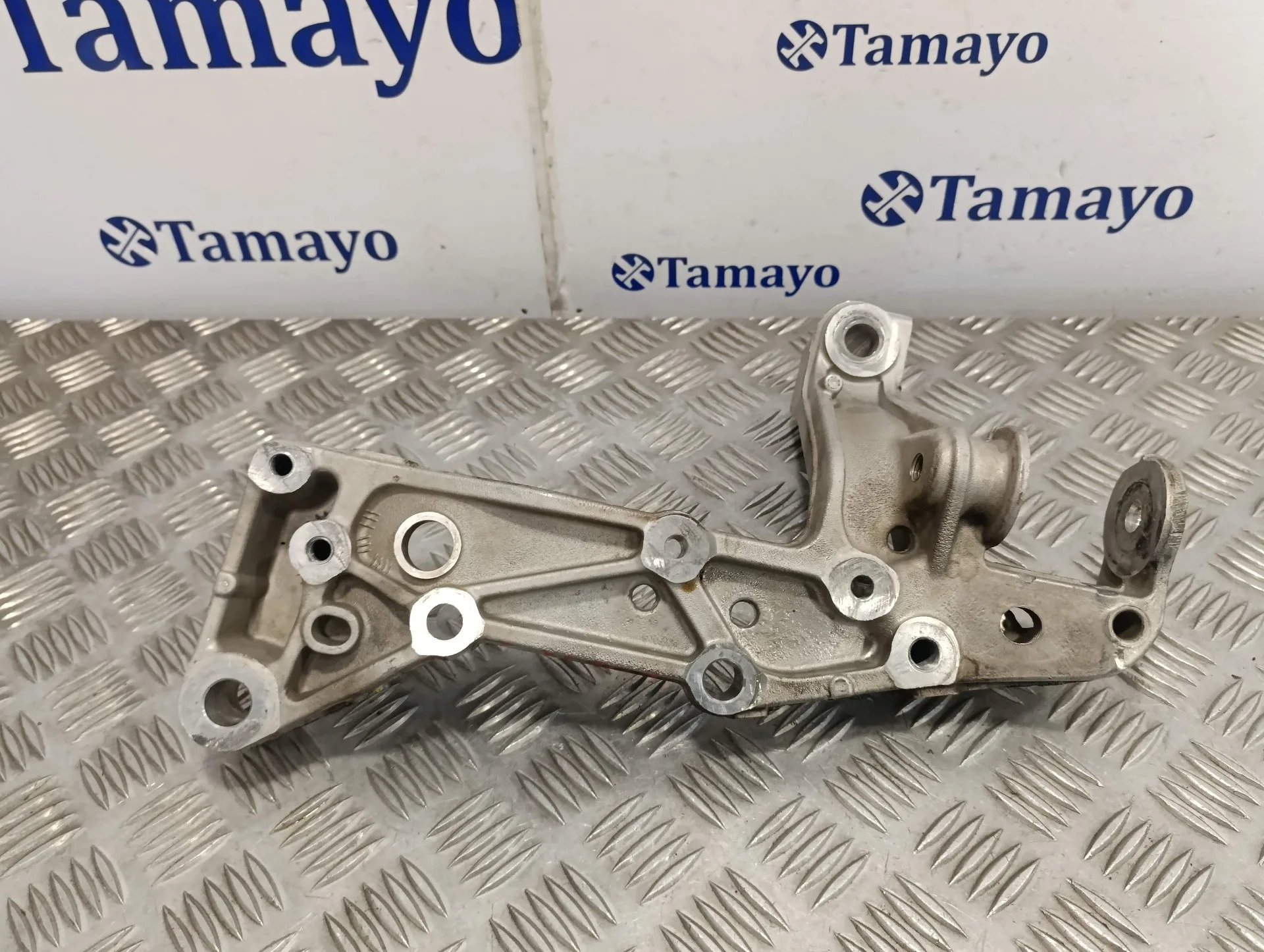 Soporte Brazo Suspension Delantero Derecho para Volkswagen Caddy Ka/Kb (2K)