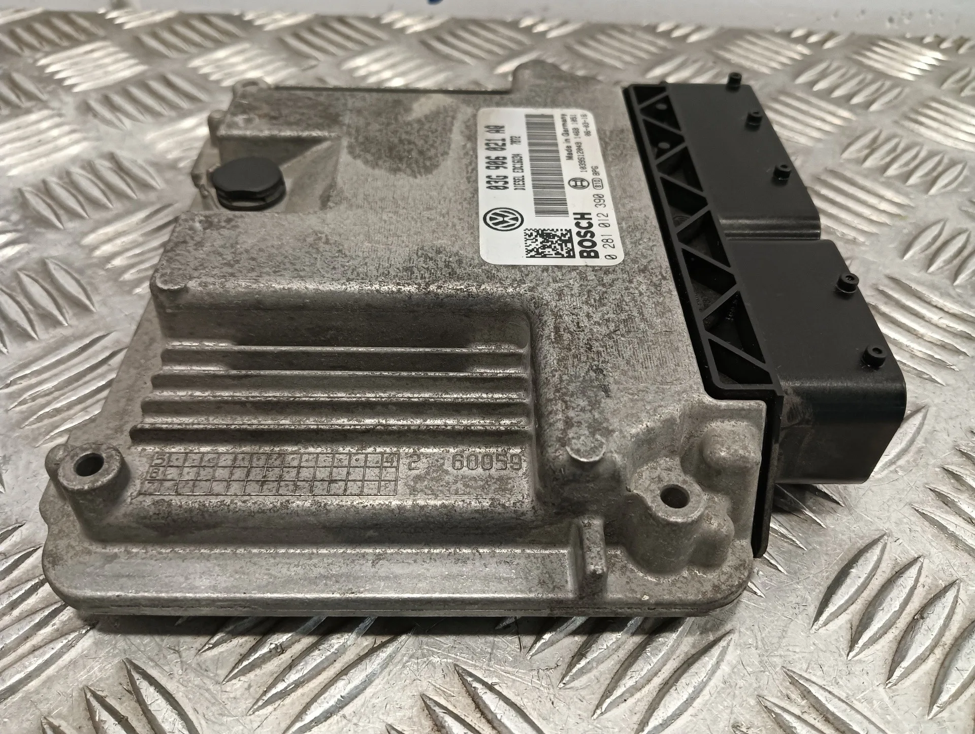 Centralita Motor Uce para Volkswagen Caddy Ka/Kb (2K)