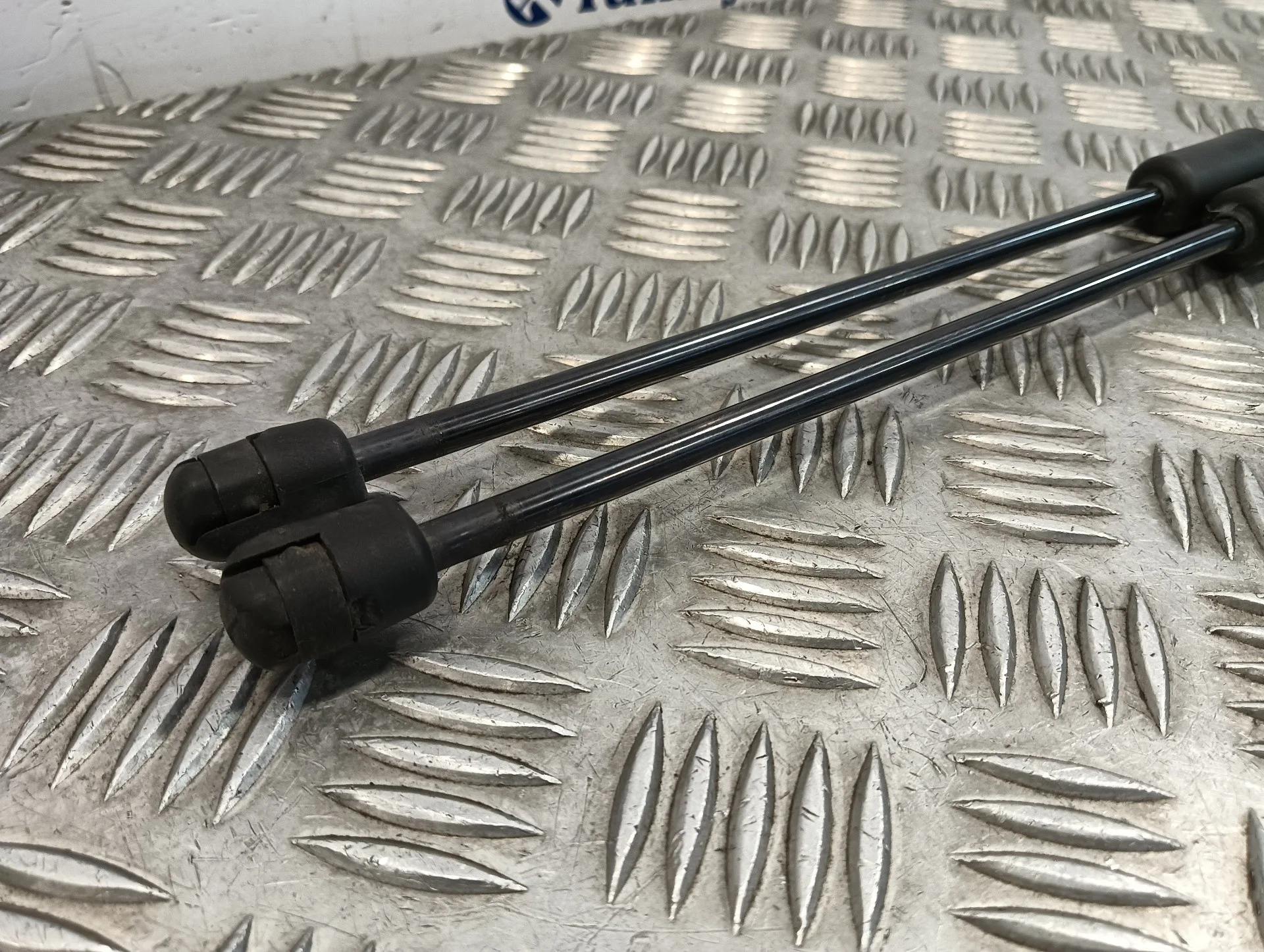 Amortiguadores Maletero / Porton para Audi A1 Sportback (8Xf)