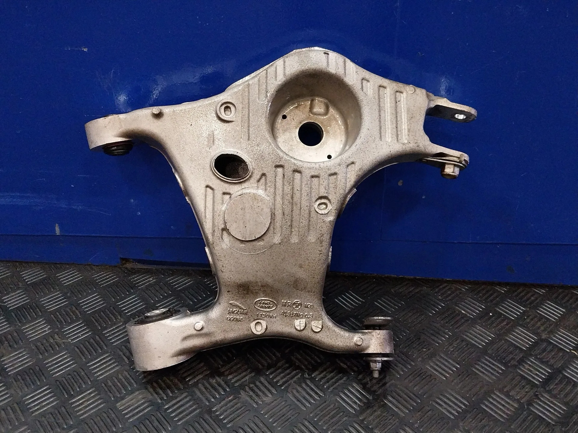 Brazo Suspension Inferior Trasero Derecho para Land Rover Discovery Sport