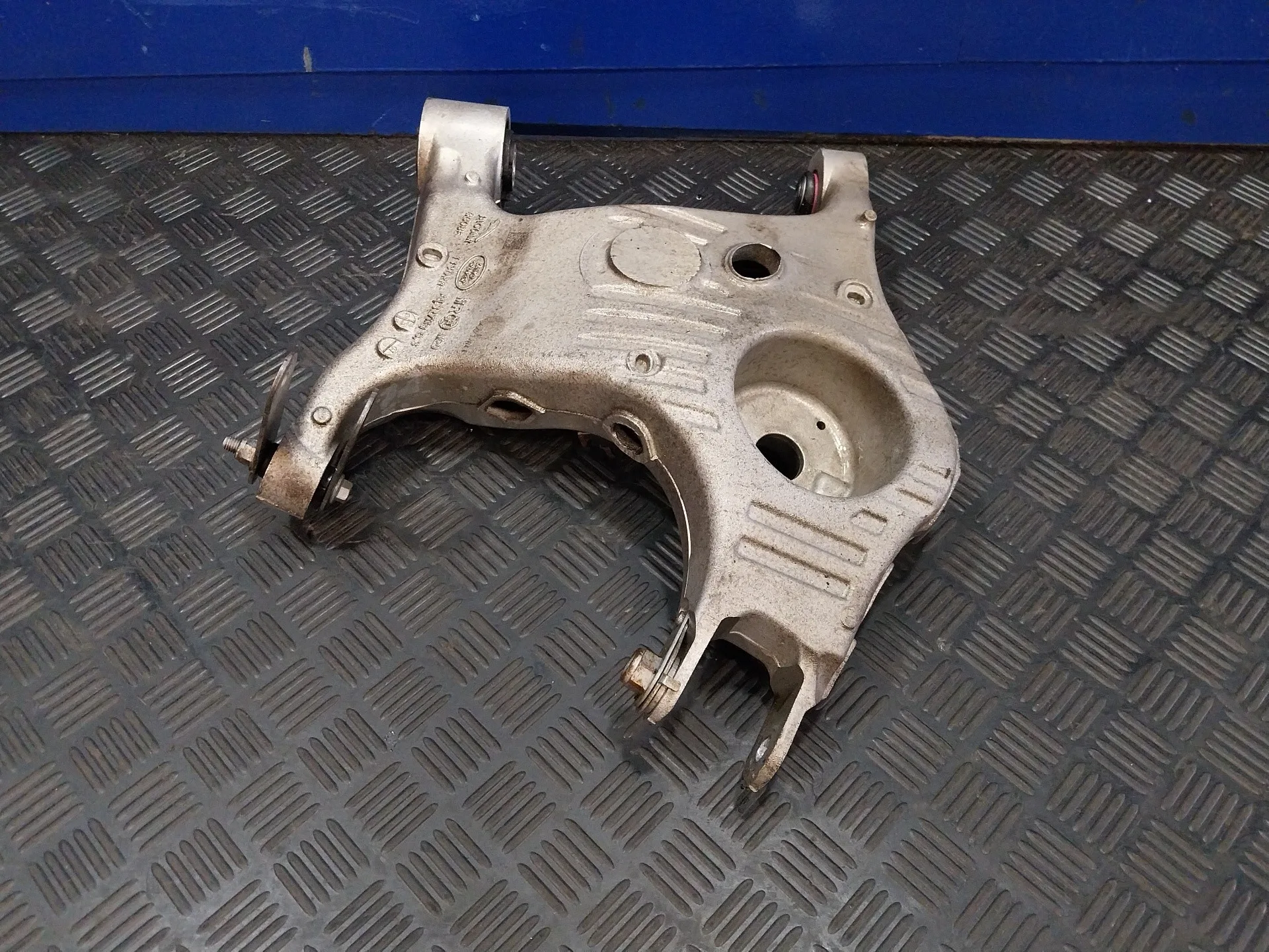 Brazo Suspension Inferior Trasero Derecho para Land Rover Discovery Sport