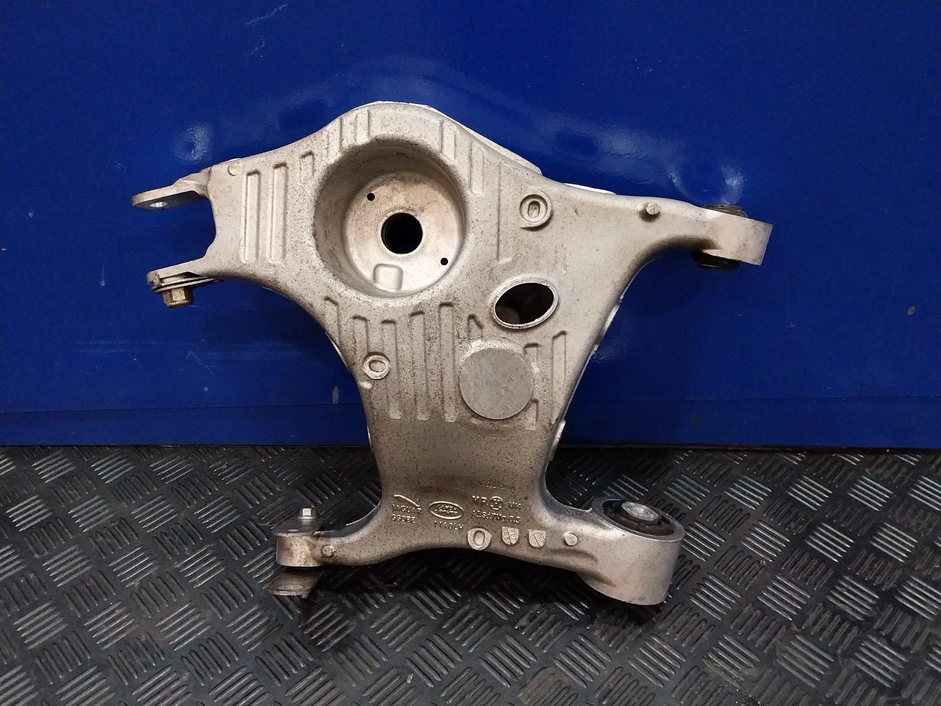 Brazo Suspension Inferior Trasero Izquierdo para Land Rover Discovery Sport