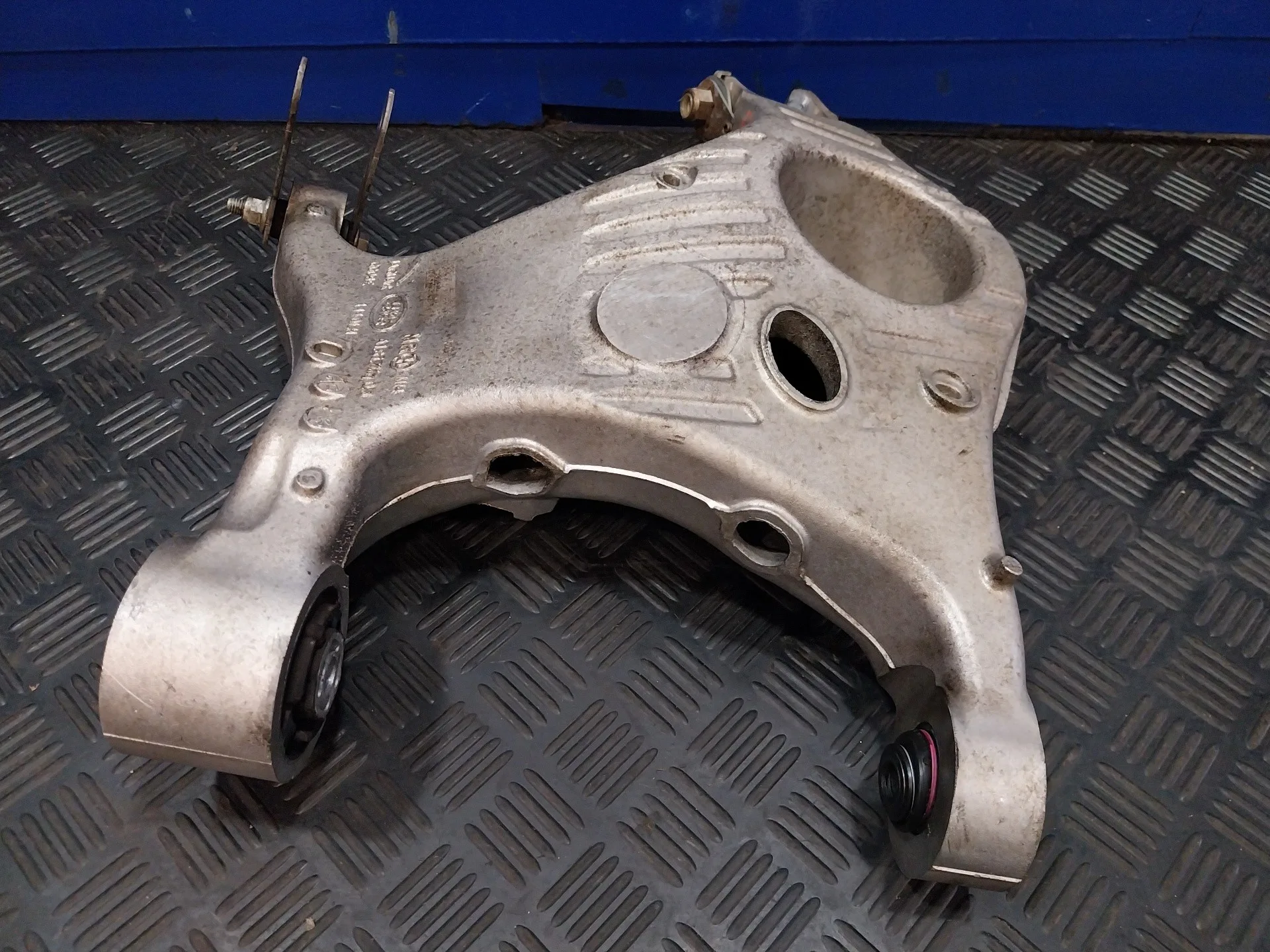 Brazo Suspension Inferior Trasero Izquierdo para Land Rover Discovery Sport