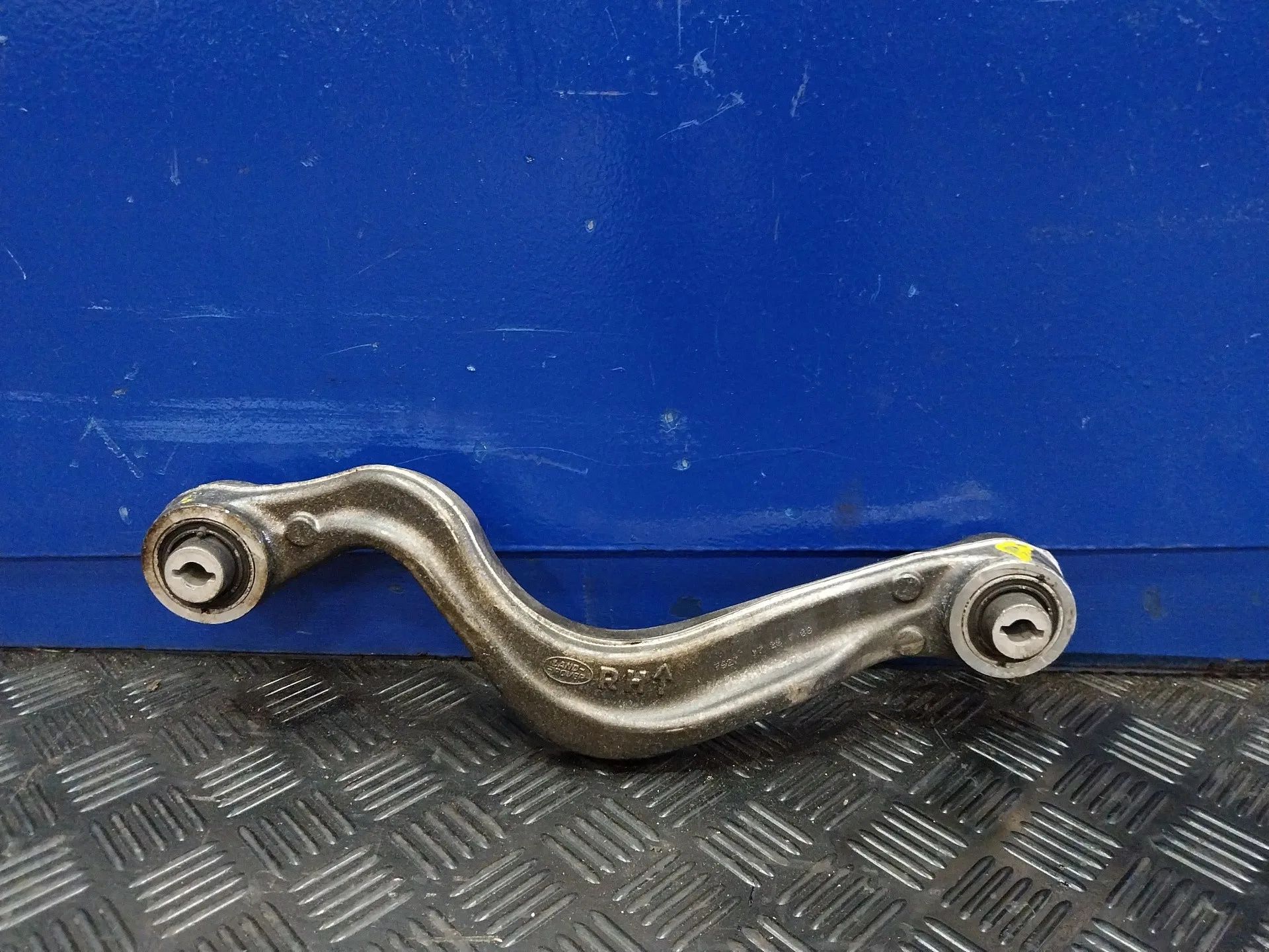 Brazo Suspension Superior Trasero Derecho para Land Rover Discovery Sport