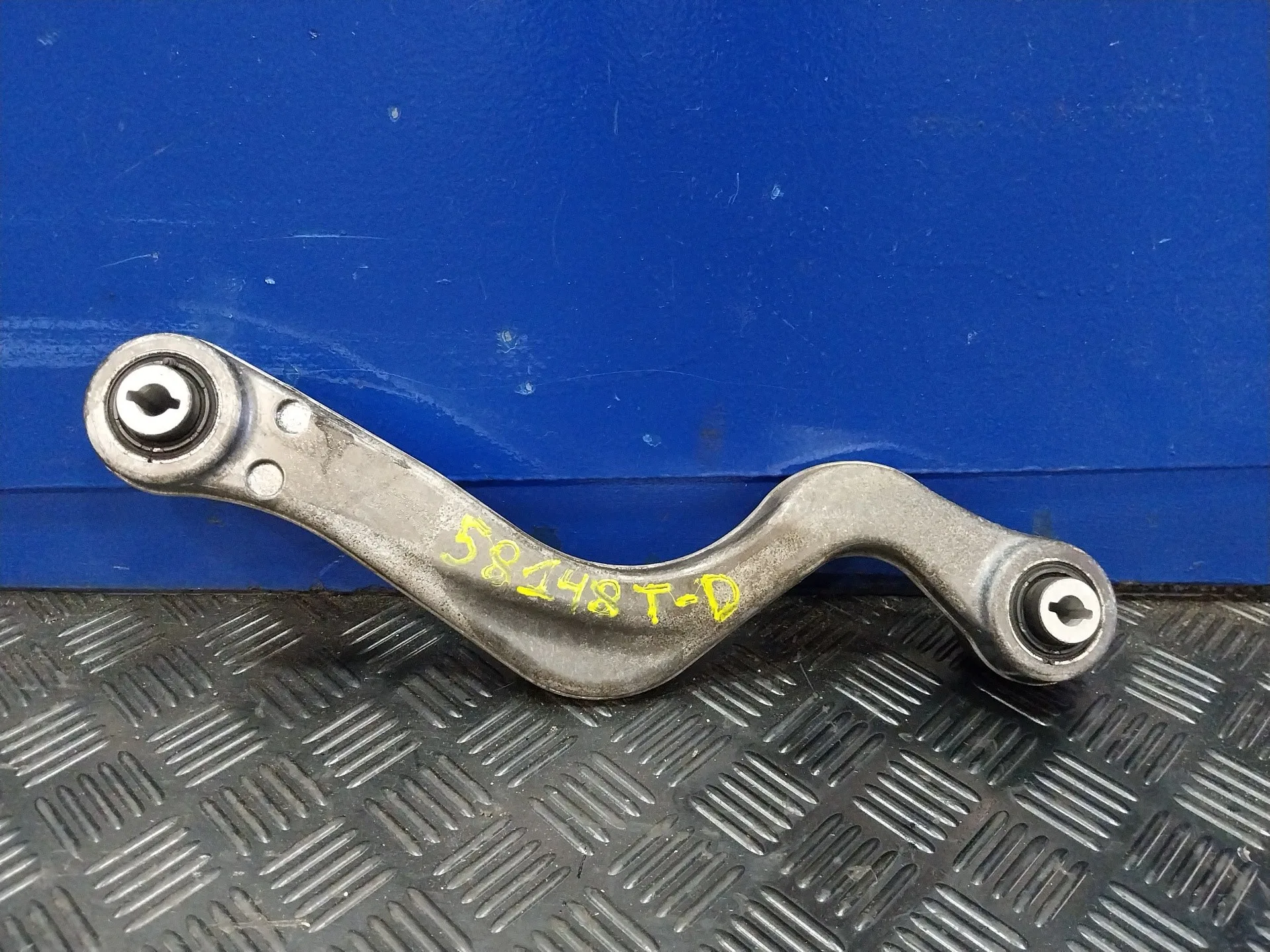 Brazo Suspension Superior Trasero Derecho para Land Rover Discovery Sport