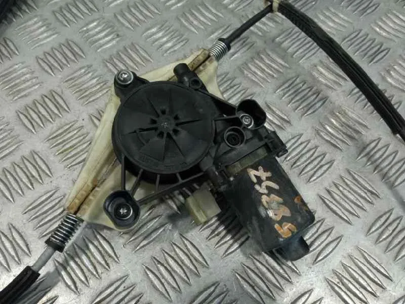Elevalunas Delantero Derecho para Seat Leon St (5F8)