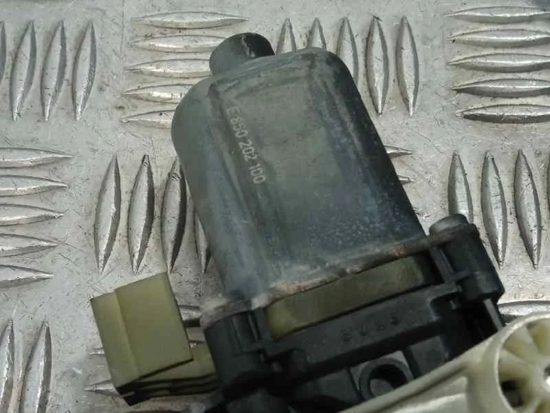 Elevalunas Delantero Derecho para Seat Leon St (5F8)