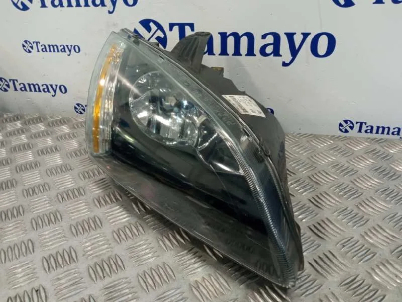 Faro Derecho para Ford Focus Berlina (Cap)