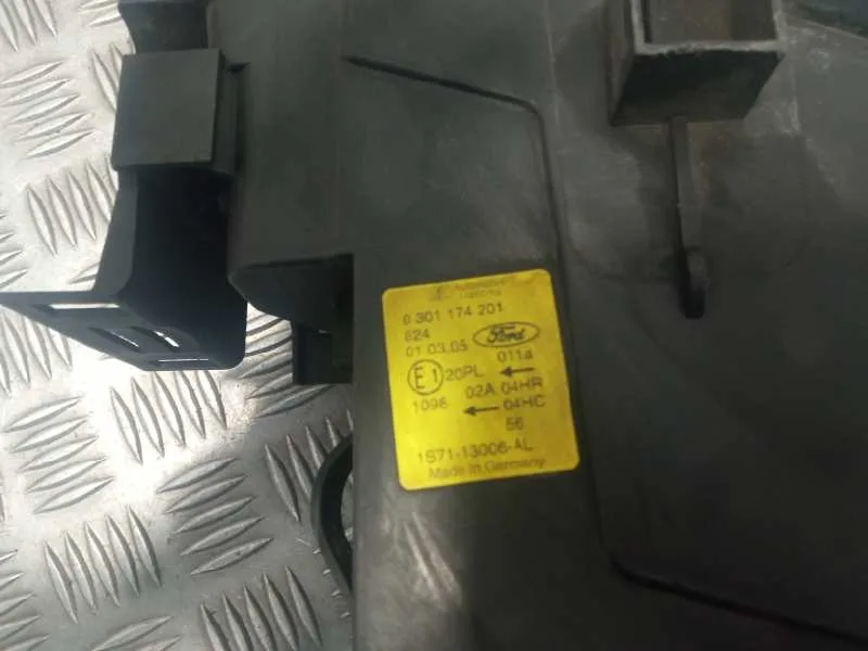 Faro Izquierdo para Ford Mondeo Berlina (Ge)