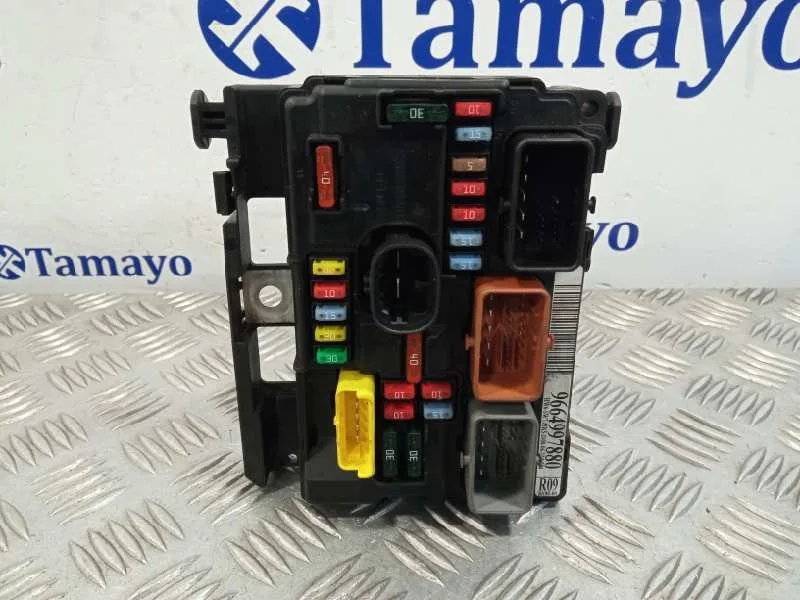 Caja Reles / Fusibles para Peugeot 207
