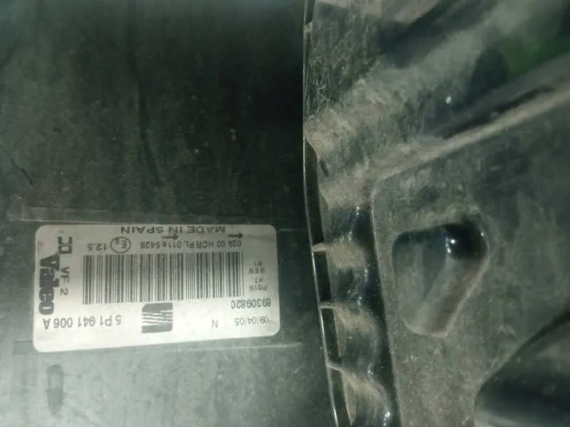 Faro Derecho para Seat Toledo (5P2)
