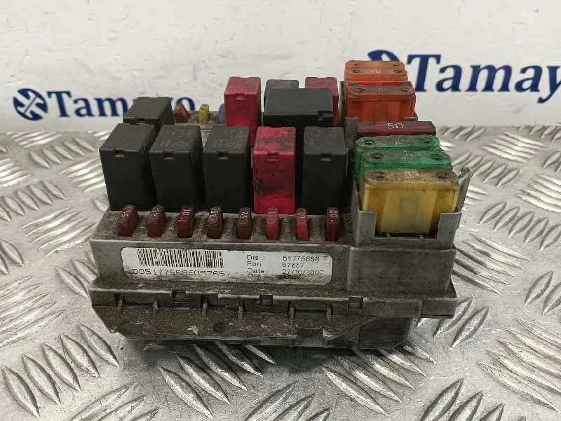 Caja Reles / Fusibles para Fiat Bravo (198)