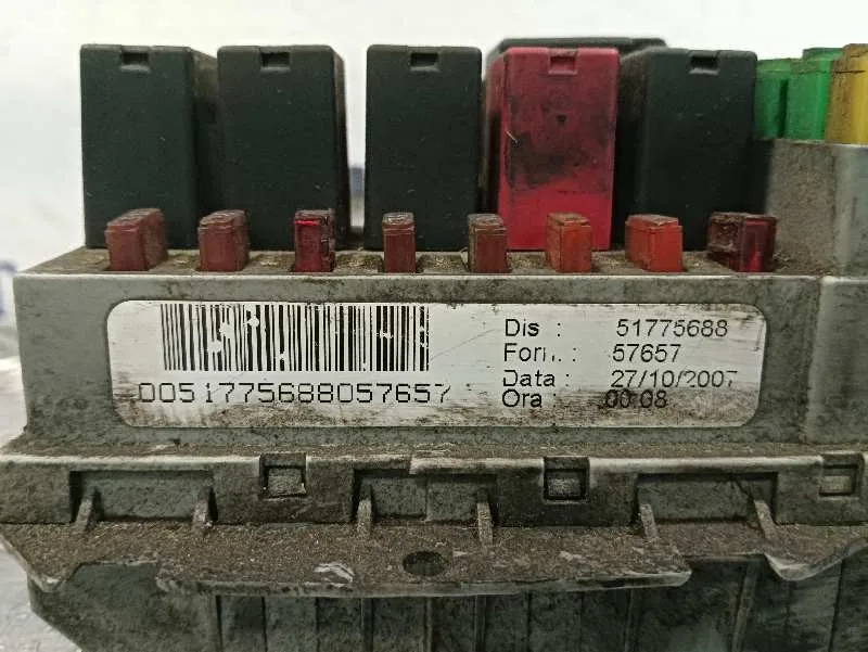 Caja Reles / Fusibles para Fiat Bravo (198)