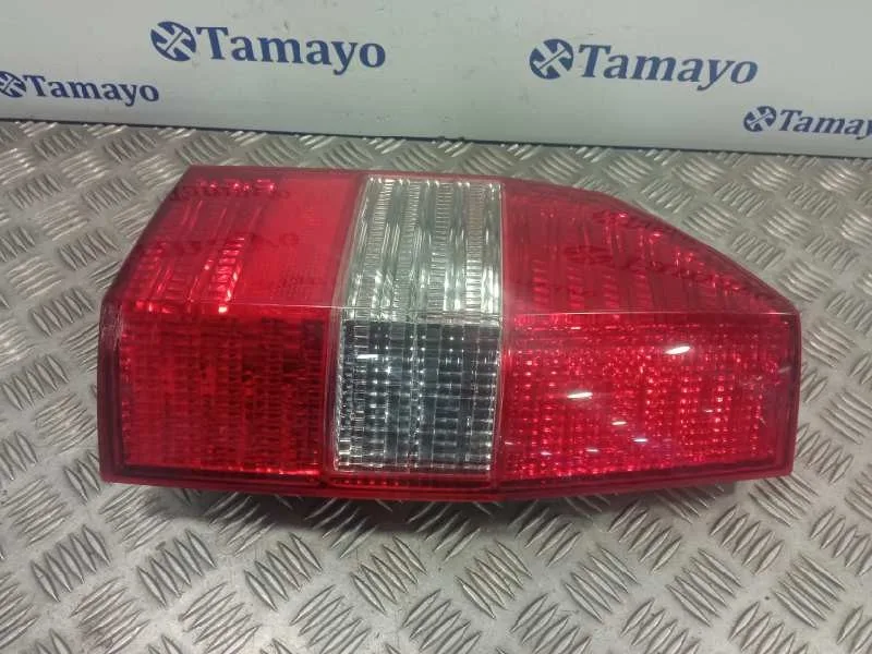 Piloto Trasero Derecho para Mitsubishi Space Wagon (N80/N90)