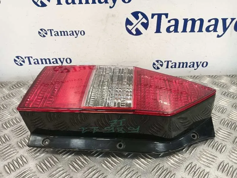 Piloto Trasero Izquierdo para Mitsubishi Space Wagon (N80/N90)