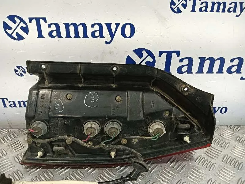 Piloto Trasero Izquierdo para Mitsubishi Space Wagon (N80/N90)