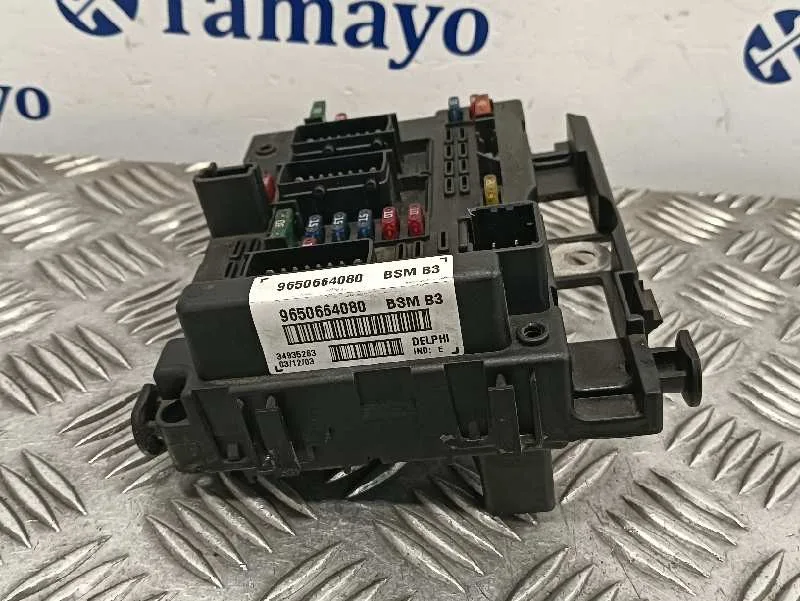 Caja Reles / Fusibles para Peugeot 307 Break / Sw (S1)