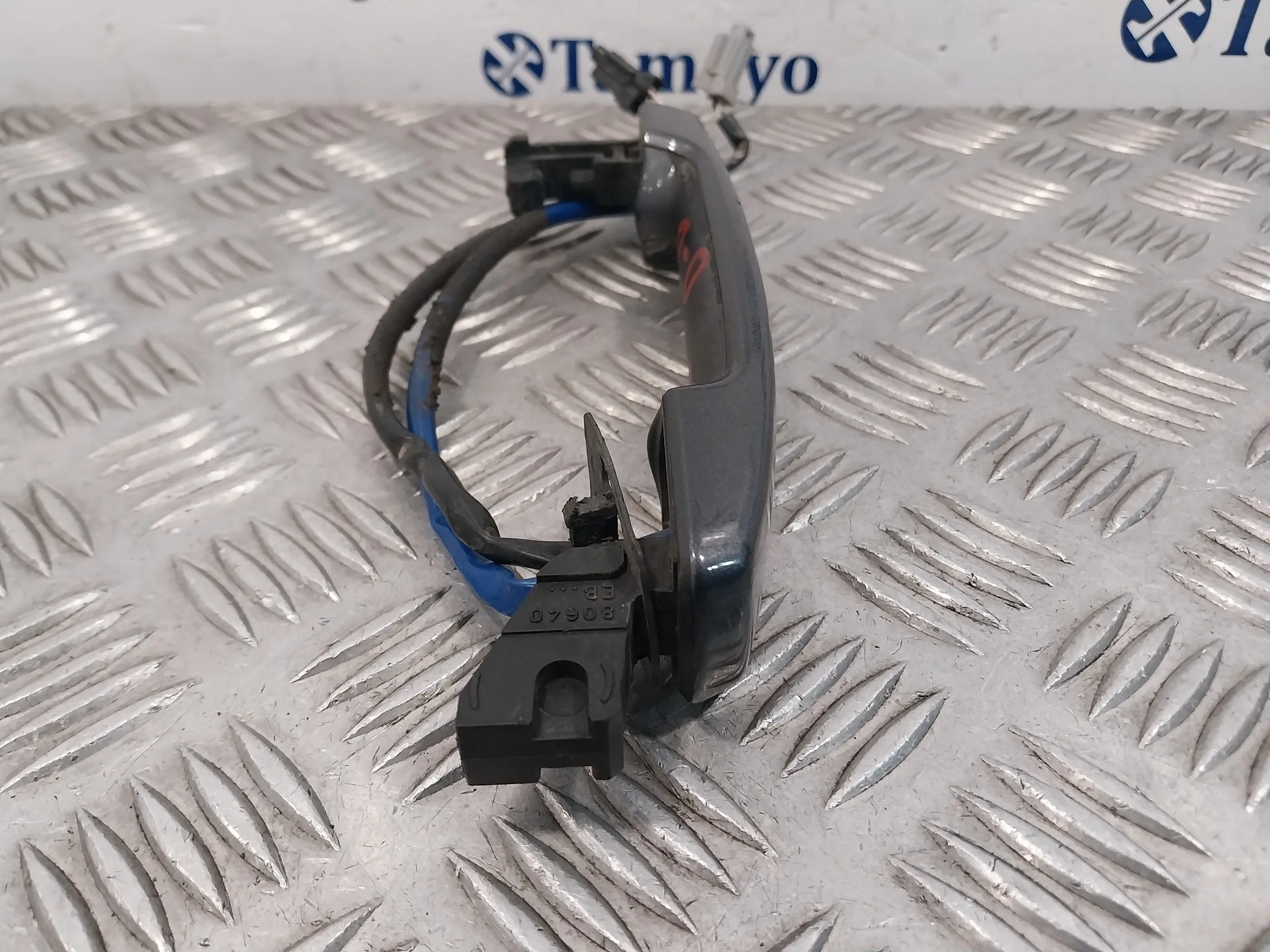 Maneta Exterior Delantera Derecha para Nissan Pathfinder (R51)