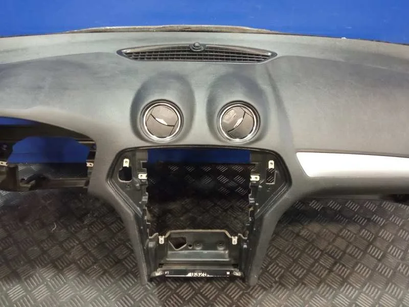 Salpicadero para Ford Mondeo Ber. (Ca2)