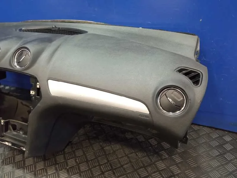 Salpicadero para Ford Mondeo Ber. (Ca2)