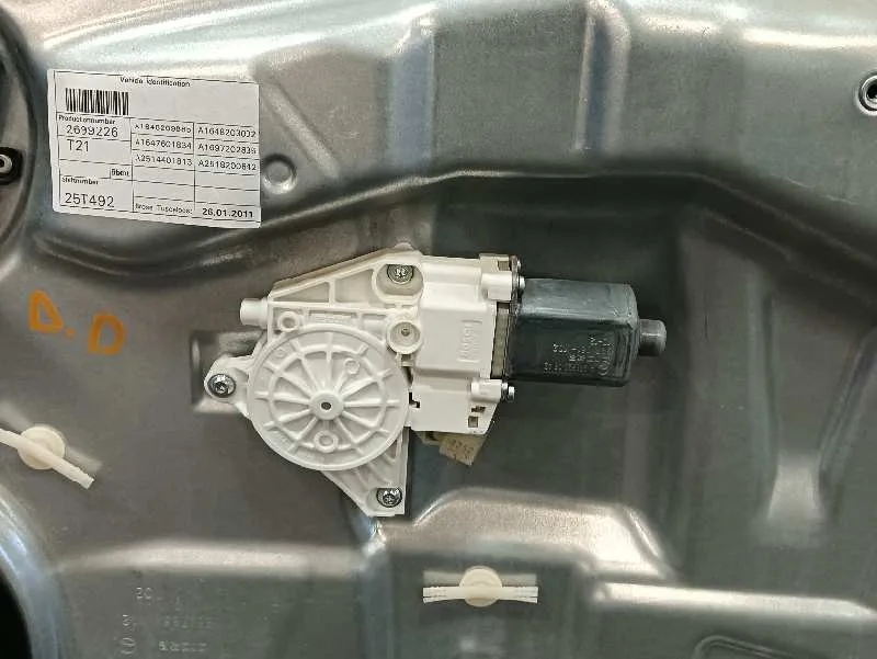 Elevalunas Delantero Derecho para Mercedes-Benz Clase M (W164)