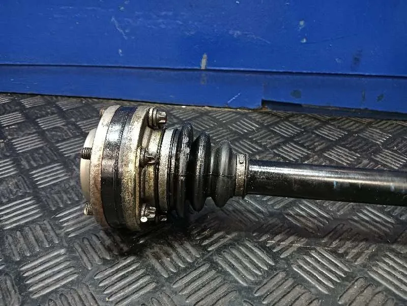 Transmision Trasera Izquierda para Bmw X5 (E53)