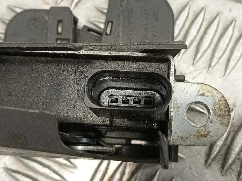 Cerradura Maletero / Porton para Opel Movano B Kasten/Combi
