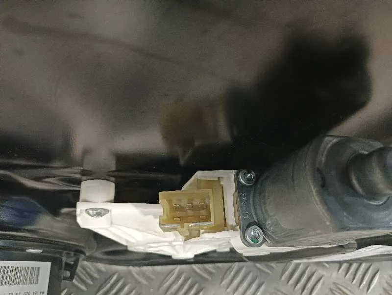 Elevalunas Delantero Izquierdo para Mercedes-Benz Clase M (W164)