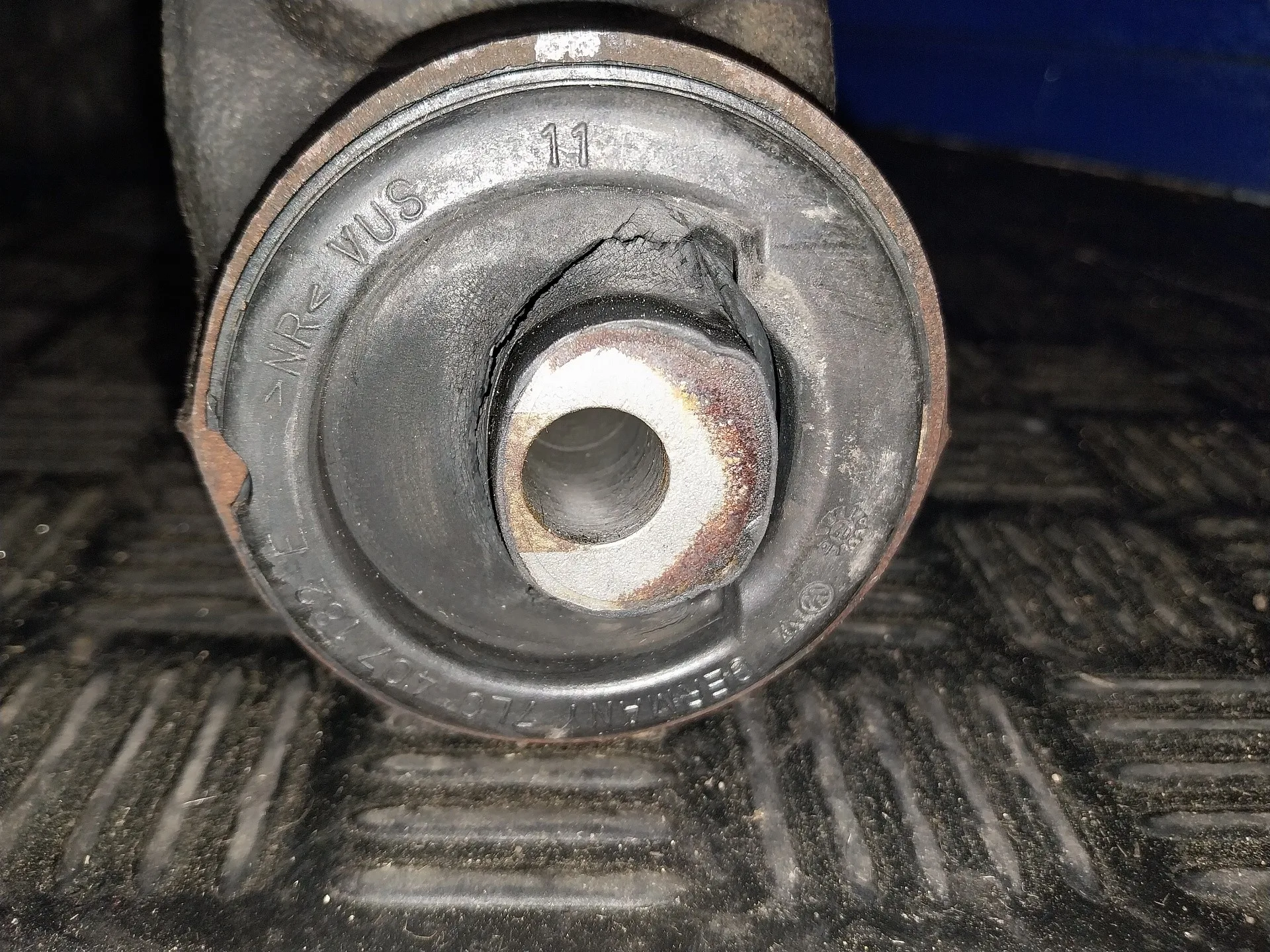 Brazo Suspension Inferior Delantero Izquierdo para Volkswagen Touareg (7L6)