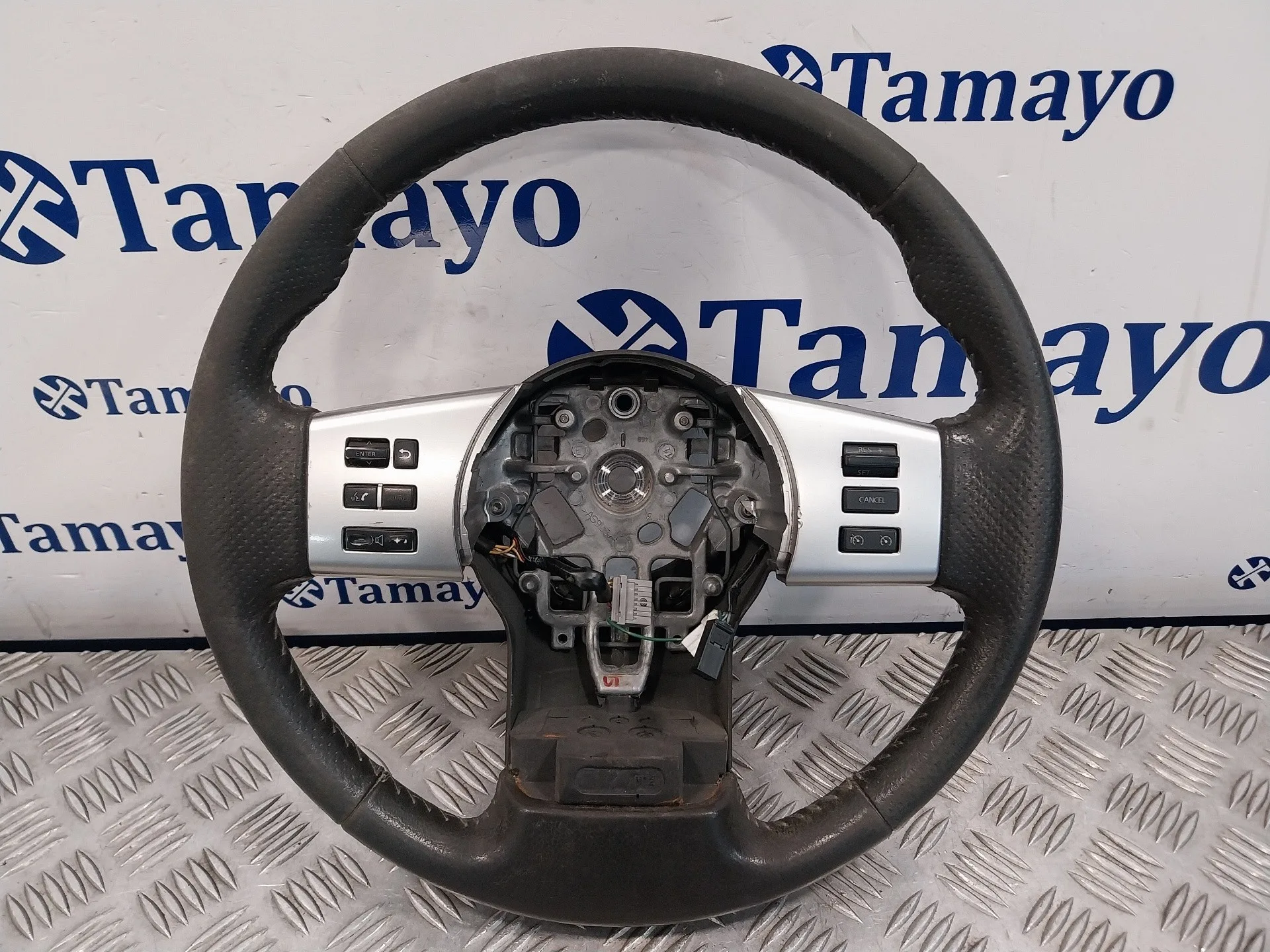 Volante para Nissan Pathfinder (R51)