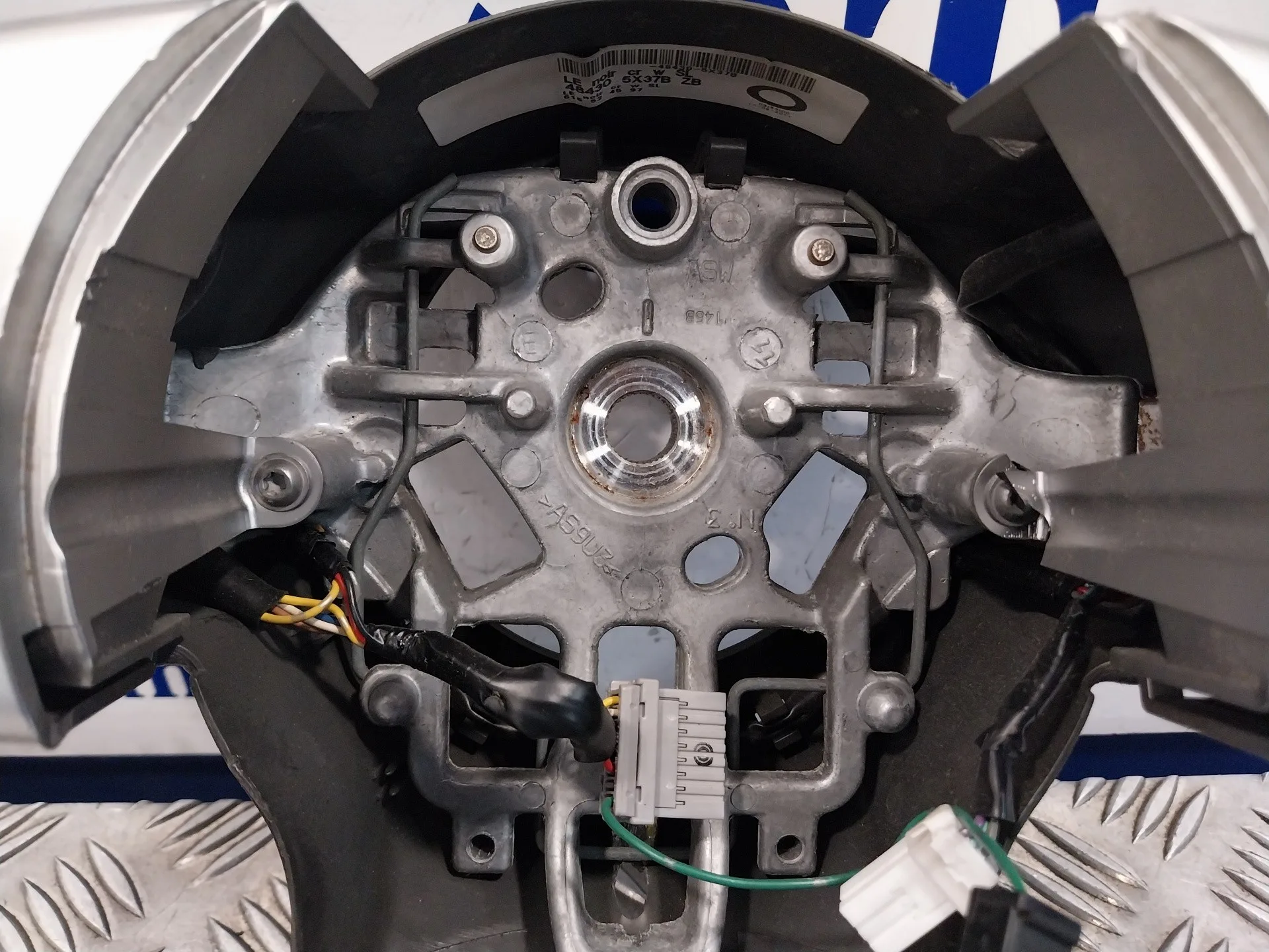 Volante para Nissan Pathfinder (R51)