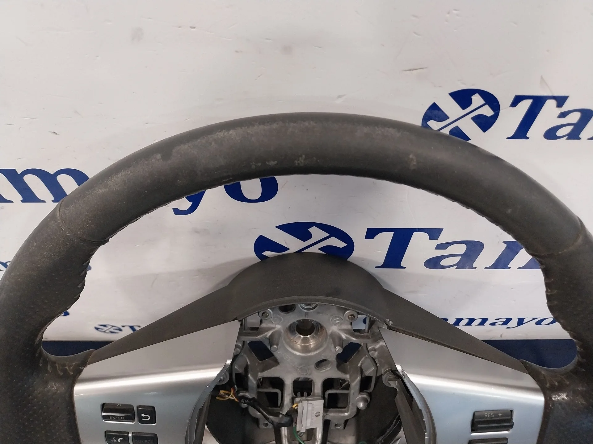Volante para Nissan Pathfinder (R51)