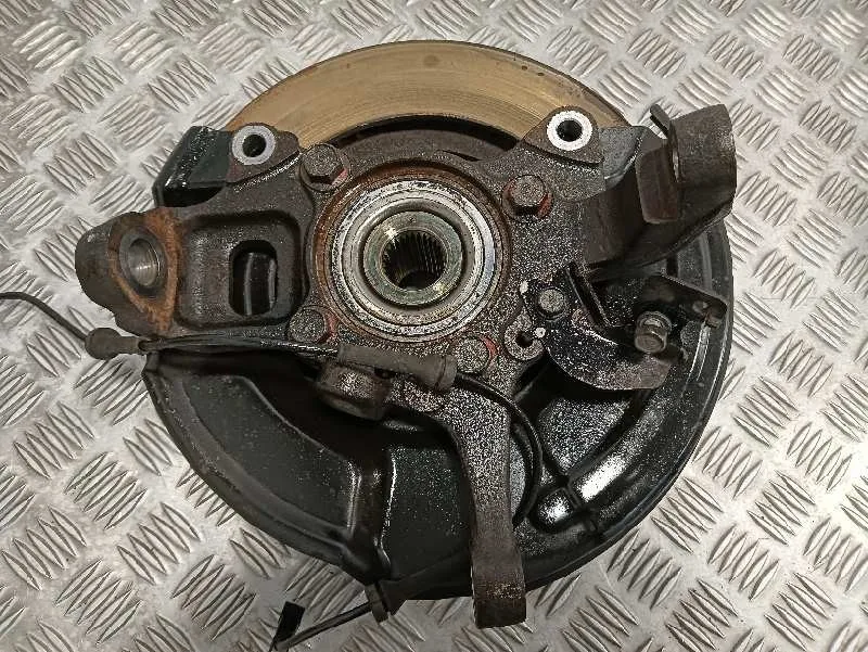 Mangueta Delantera Izquierda para Mitsubishi L 200 (Ka0/Kb0)