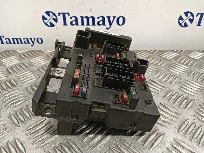 Caja Reles / Fusibles para Peugeot 307 (S1)