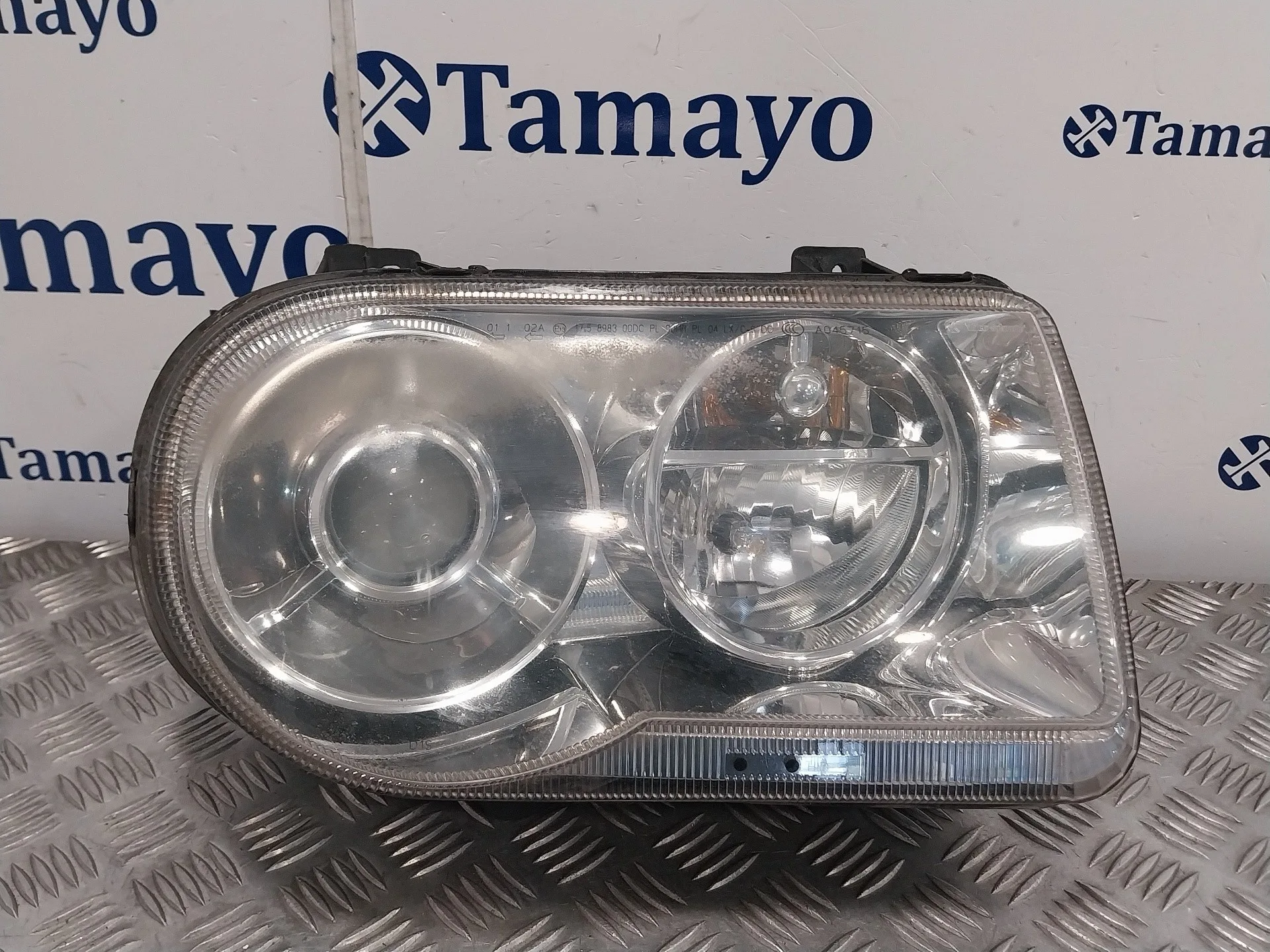 Faro Derecho para Chrysler 300 C