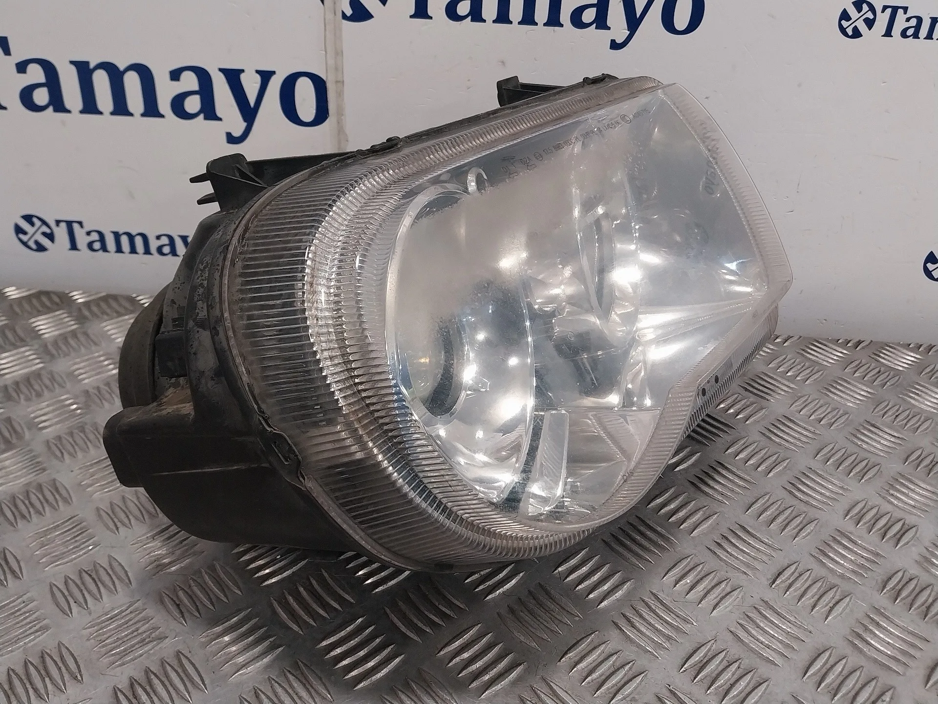 Faro Derecho para Chrysler 300 C