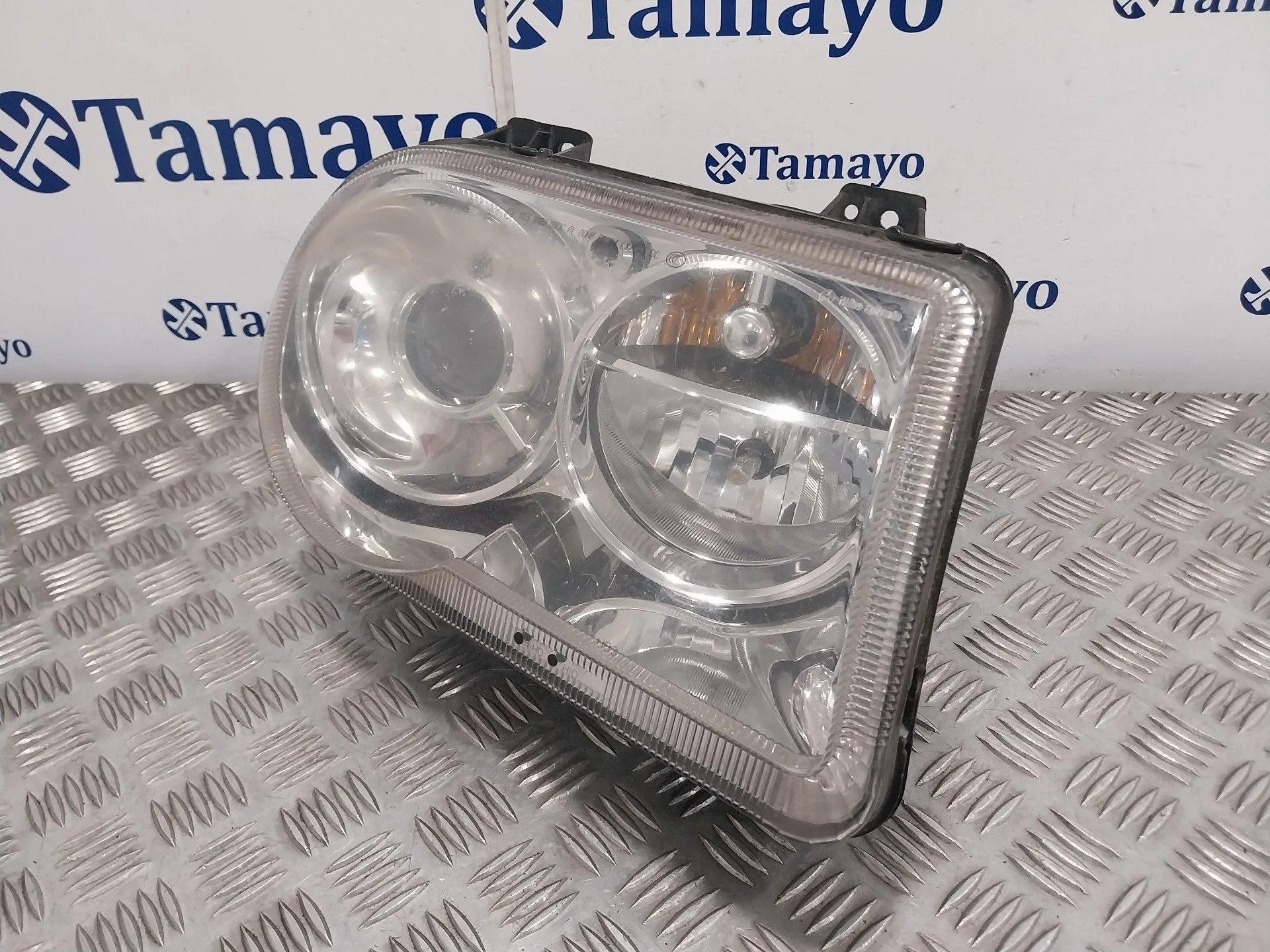 Faro Derecho para Chrysler 300 C