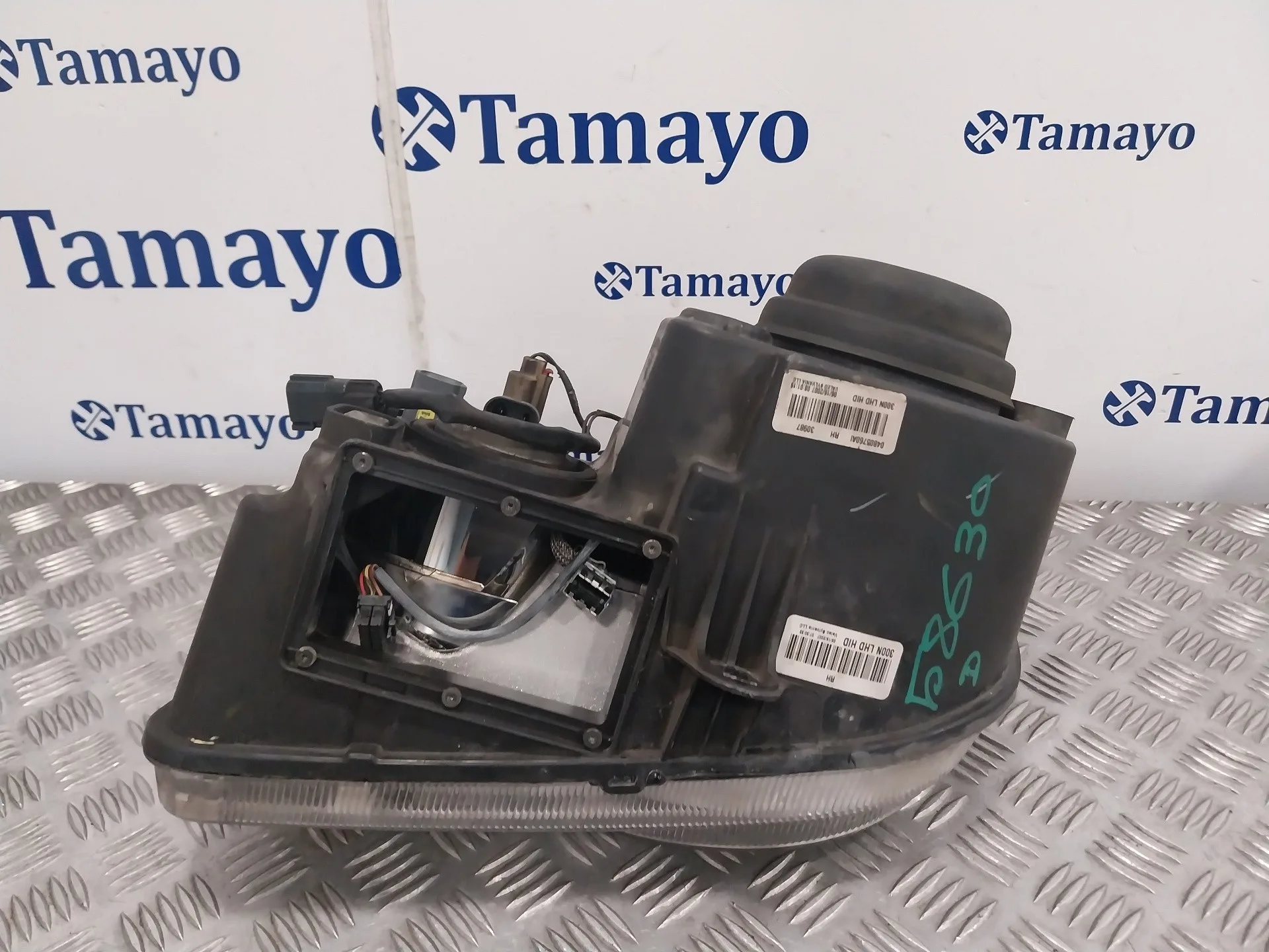 Faro Derecho para Chrysler 300 C