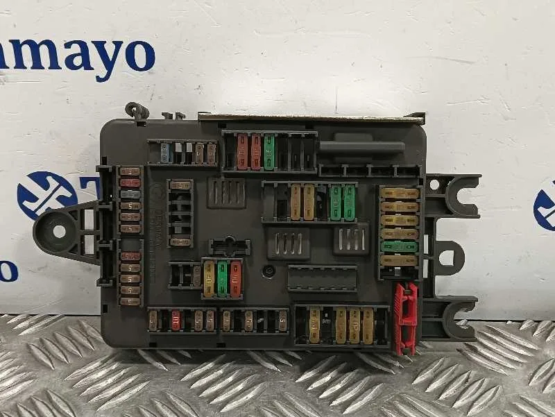 Caja Reles / Fusibles para Bmw Serie 1 Lim. (F20)