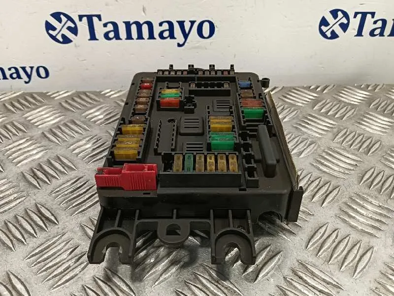Caja Reles / Fusibles para Bmw Serie 1 Lim. (F20)