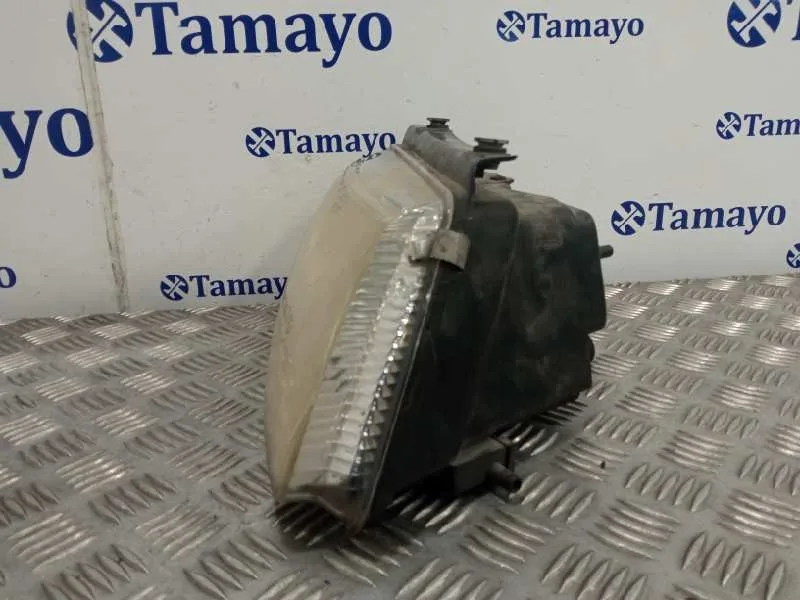 Faro Derecho para Volkswagen Passat Variant (3B5)