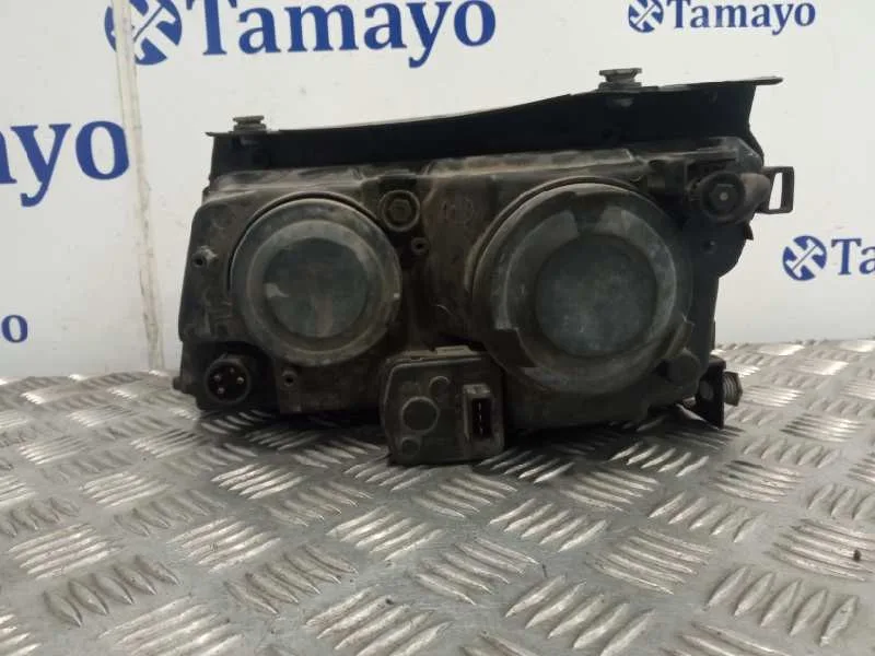 Faro Derecho para Volkswagen Passat Variant (3B5)