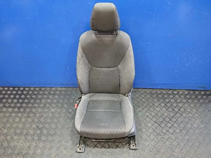 Asiento Delantero Izquierdo para Toyota Yaris (Xpa1F/Mxph11/Chxnbw)
