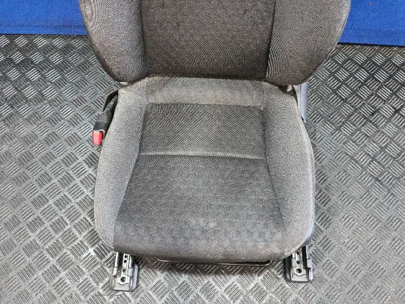 Asiento Delantero Izquierdo para Toyota Yaris (Xpa1F/Mxph11/Chxnbw)