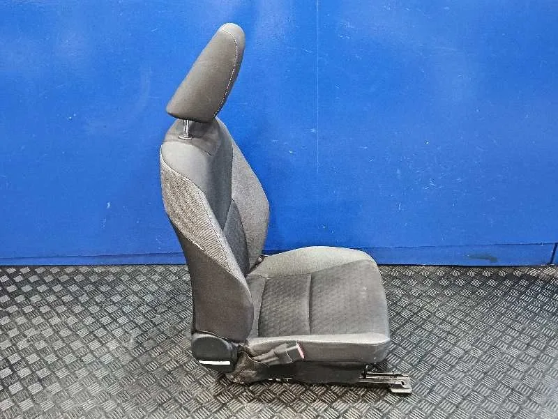 Asiento Delantero Izquierdo para Toyota Yaris (Xpa1F/Mxph11/Chxnbw)